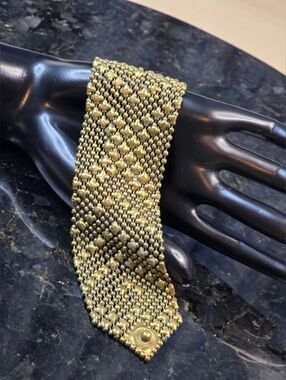 Vtg YIK FUNG Liquid Metal Antiqued brass/Gold Tone Snap Closure Bracelet